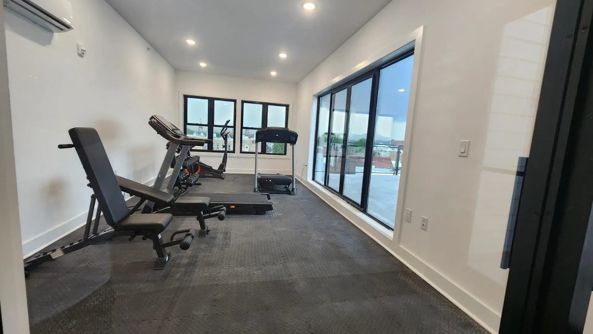 Vast Fully Furnished 2-Bed Close To Nyc Bayonne