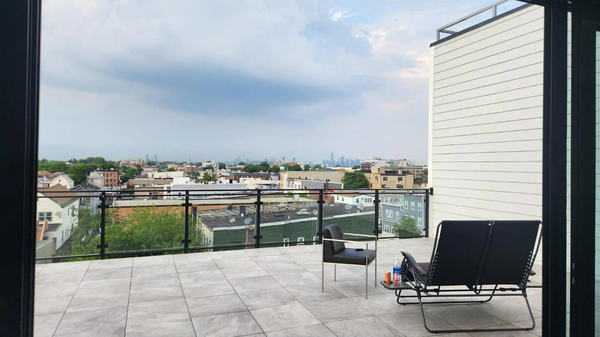 Vast Fully Furnished 2-Bed Close To Nyc Bayonne